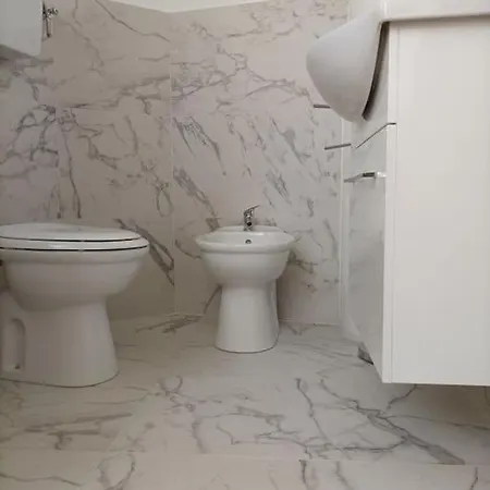 Apartament Casa Aprosio, Luminoso In Centro A Ventimiglia, A 5 Min Dal Mare E Dal Treno *