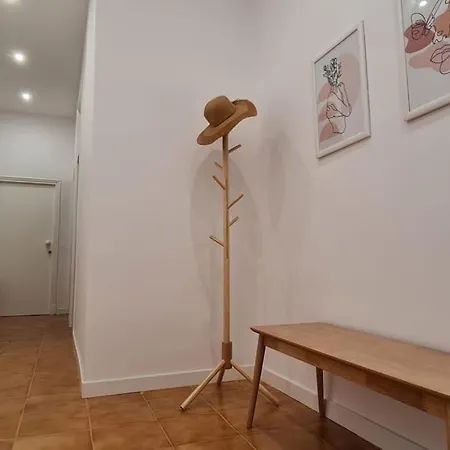 Apartament Casa Aprosio, Luminoso In Centro A Ventimiglia, A 5 Min Dal Mare E Dal Treno *