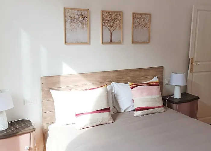 Casa Aprosio, A Bright Apartment In The Center Of Ventimiglia, 5 Minutes From The Sea And The Train Station *