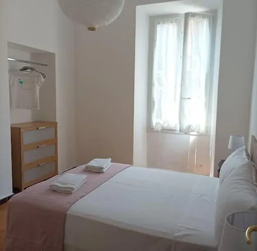 Lejlighed Casa Aprosio, Luminoso In Centro A Ventimiglia, A 5 Min Dal Mare E Dal Treno