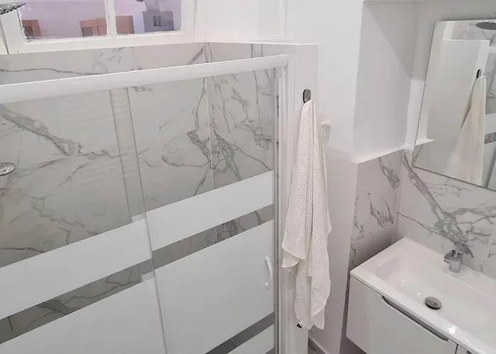 Casa Aprosio, A Bright Apartment In The Center Of Ventimiglia, 5 Minutes From The Sea And The Train Station Apartment Ventimiglia