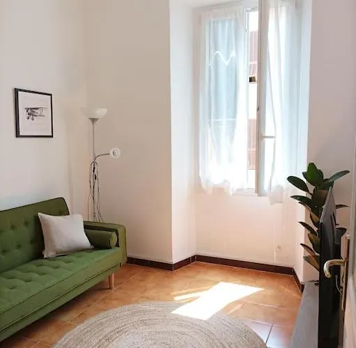 Apartment Casa Aprosio, A Bright Apartment In The Center Of Ventimiglia, 5 Minutes From The Sea And The Train Station Ventimiglia